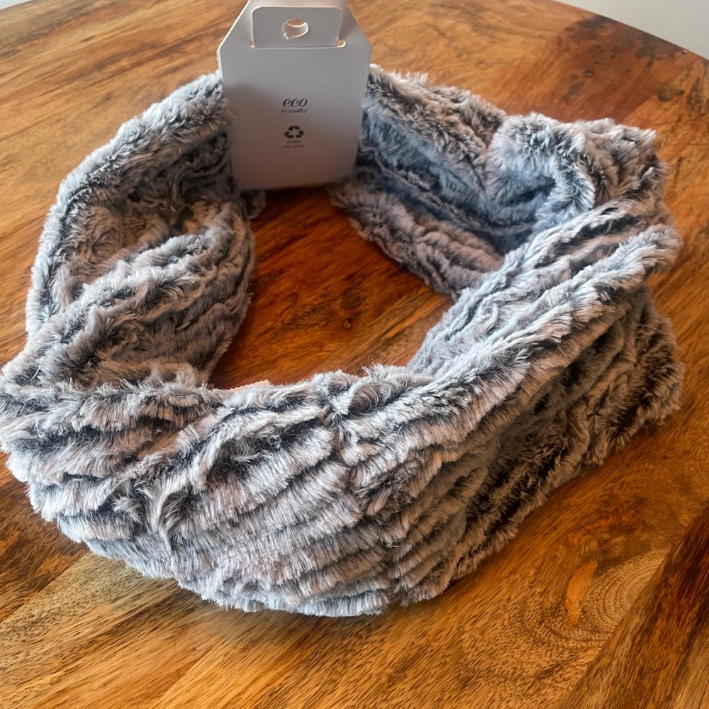 Mia & Tess wrap around neck scarf